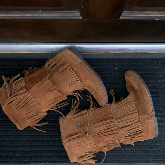 3 Layer Fringe Leather Suede Moccasin Boots - Minnetonka - Picture 2 of 5